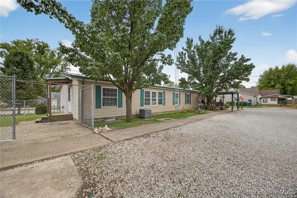 $225,000 | 41 Southeast Mccammon Street, Sullivan, IN 47882