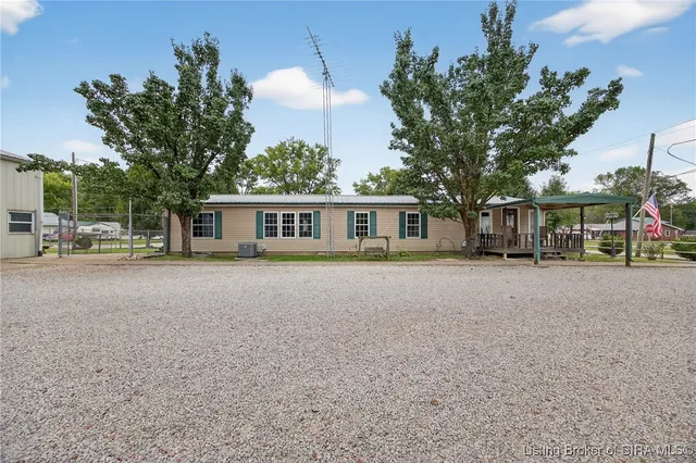 $225,000 | 41 Southeast Mccammon Street, Sullivan, IN 47882