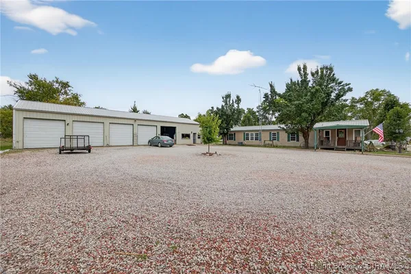 $225,000 | 41 Southeast Mccammon Street, Sullivan, IN 47882