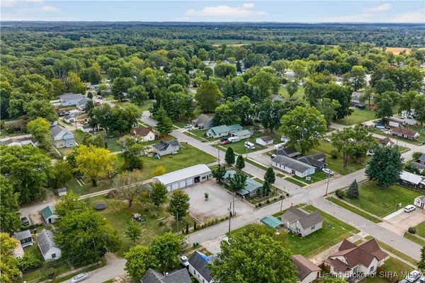 $225,000 | 41 Southeast Mccammon Street, Sullivan, IN 47882