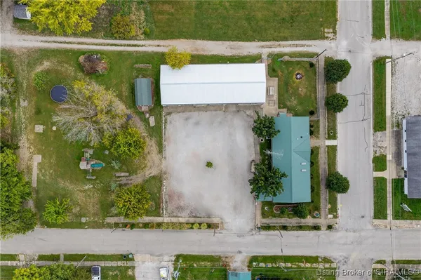 $225,000 | 41 Southeast Mccammon Street, Sullivan, IN 47882