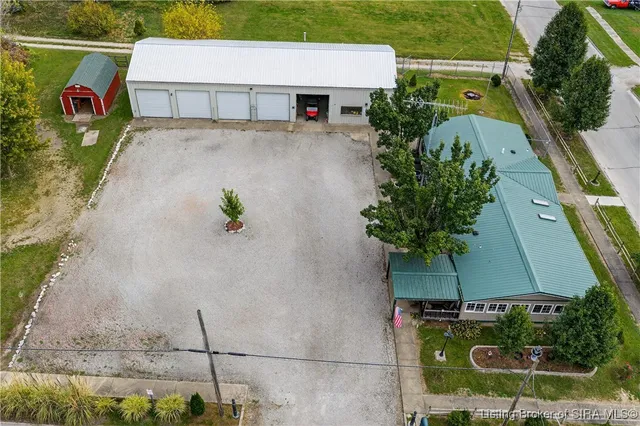 $225,000 | 41 Southeast Mccammon Street, Sullivan, IN 47882