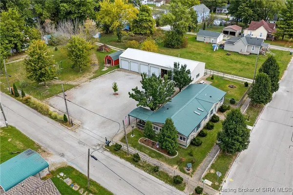 $225,000 | 41 Southeast Mccammon Street, Sullivan, IN 47882