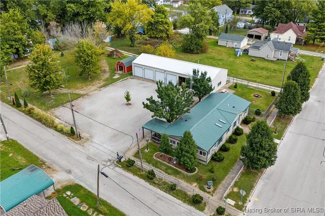 $225,000 | 41 Southeast Mccammon Street, Sullivan, IN 47882