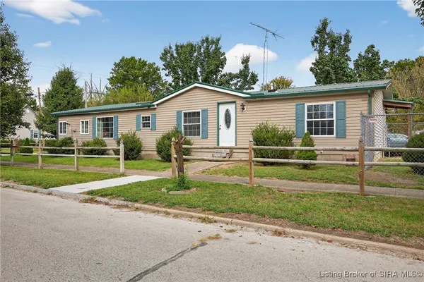 $225,000 | 41 Southeast Mccammon Street, Sullivan, IN 47882