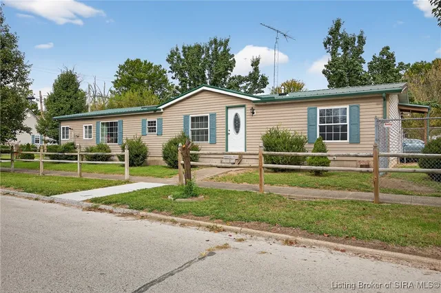 $225,000 | 41 Southeast Mccammon Street, Sullivan, IN 47882
