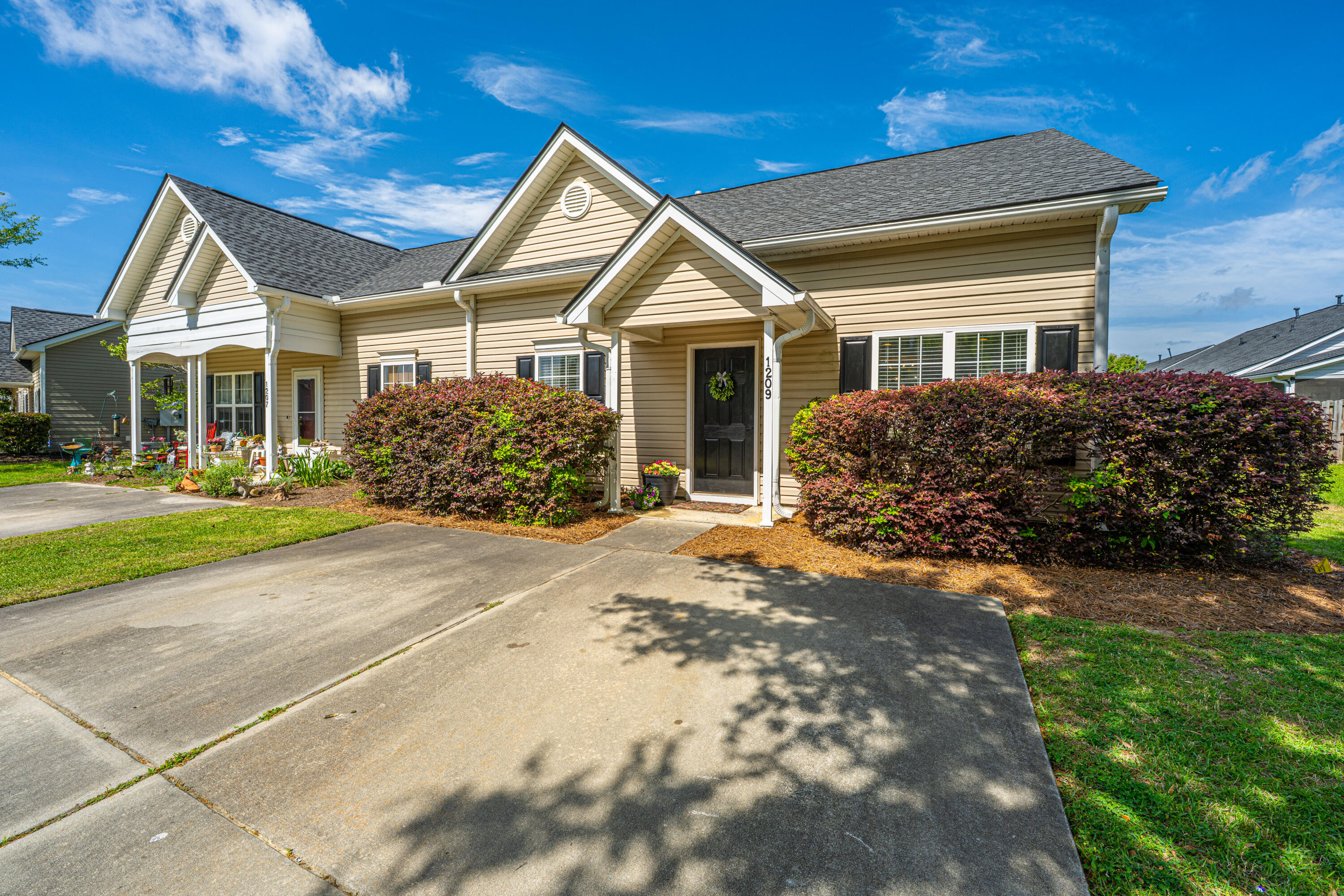 1209 River Rock Road Hanahan, SC 29410 - Photo 2 of 57 8F38A10C-38B2-45AE-B416-2483C70DF5FC