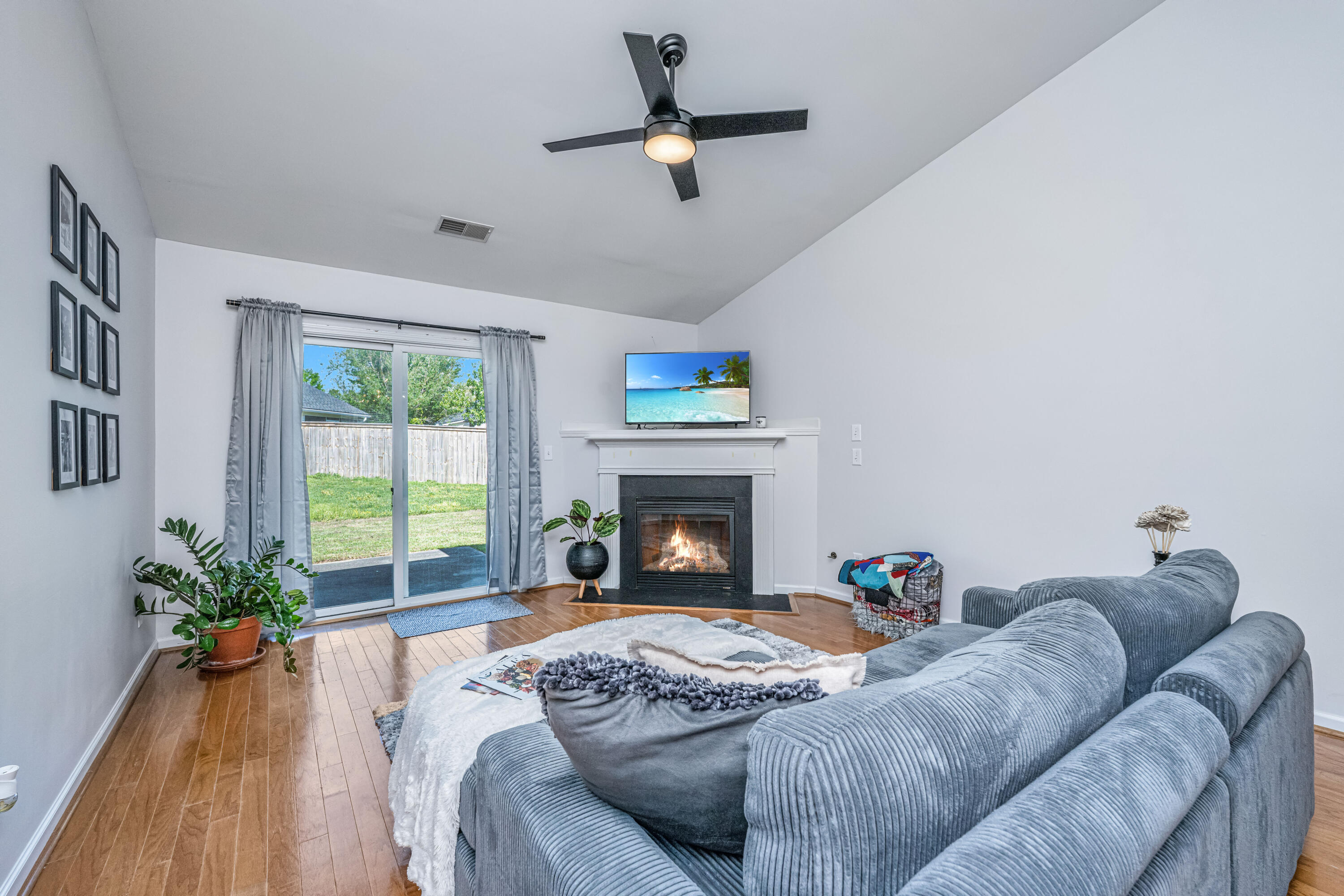 1209 River Rock Road Hanahan, SC 29410 - Photo 8 of 57 269BF3EE-79FE-4C13-8859-BACD719E3D8E