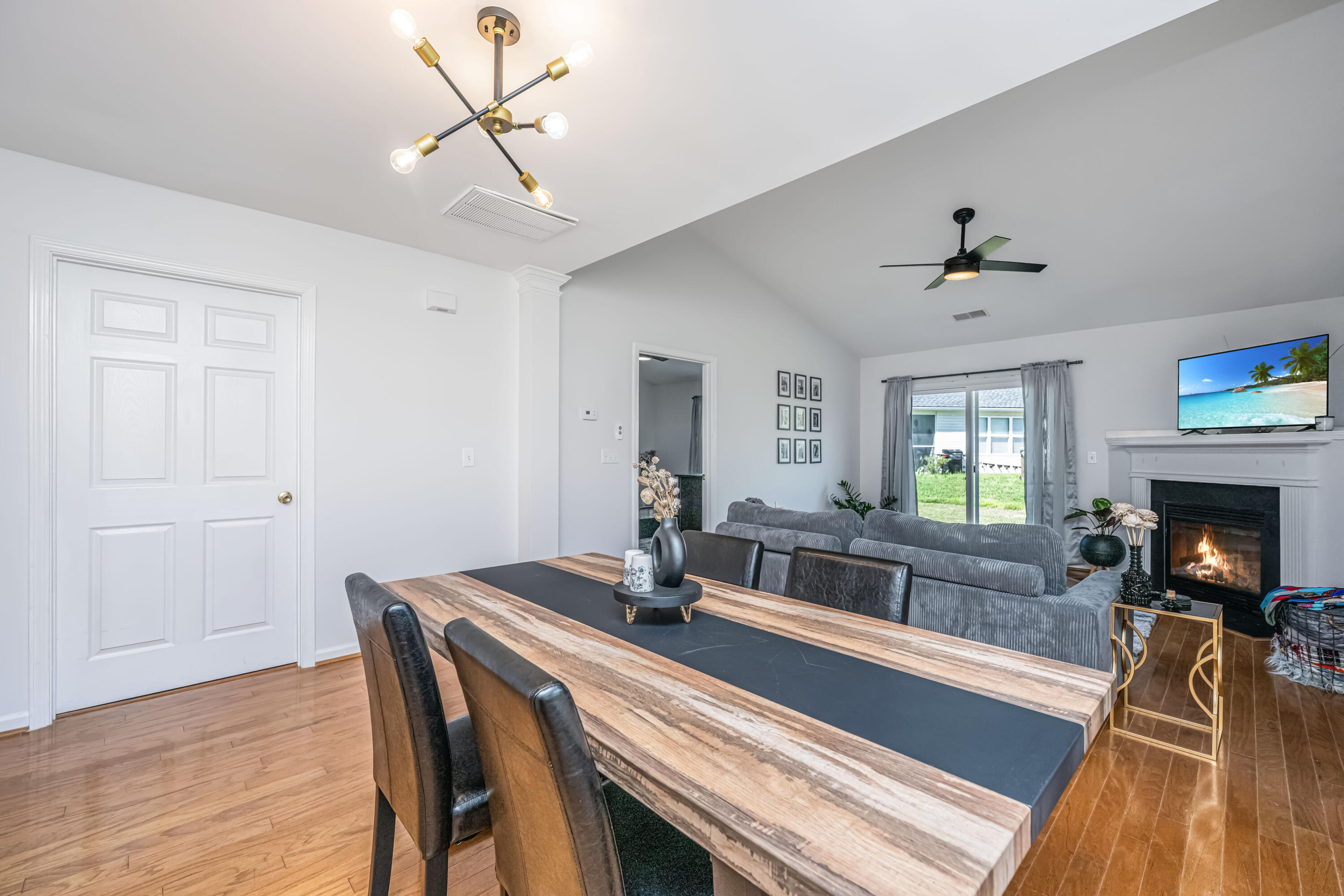 1209 River Rock Road Hanahan, SC 29410 - Photo 10 of 57 425FD331-642F-49D0-AC94-AC4ECF31A6E2