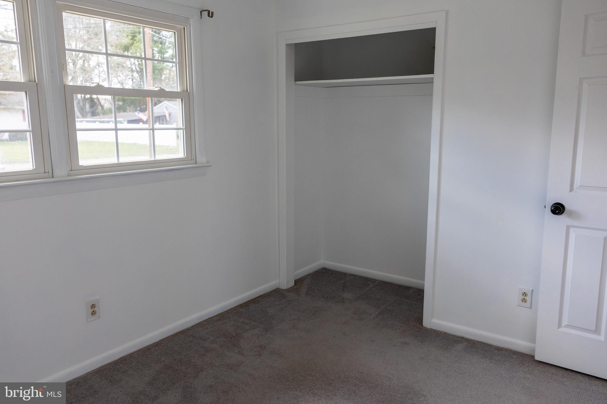 118 Grandview Drive Bridgeton, NJ 08302 - Photo 23 of 46 an empty room with a window