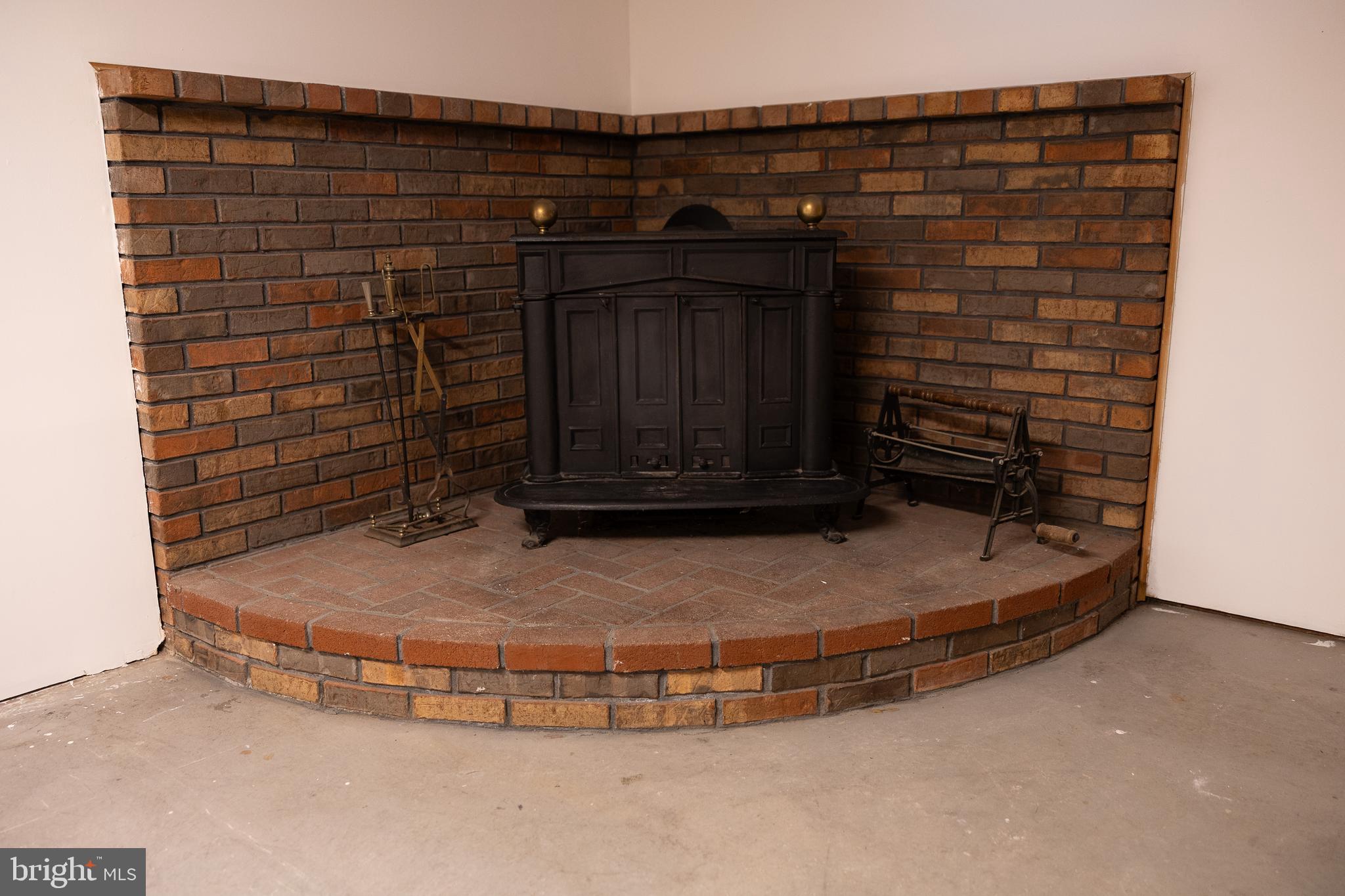 118 Grandview Drive Bridgeton, NJ 08302 - Photo 28 of 46 a view of fireplace
