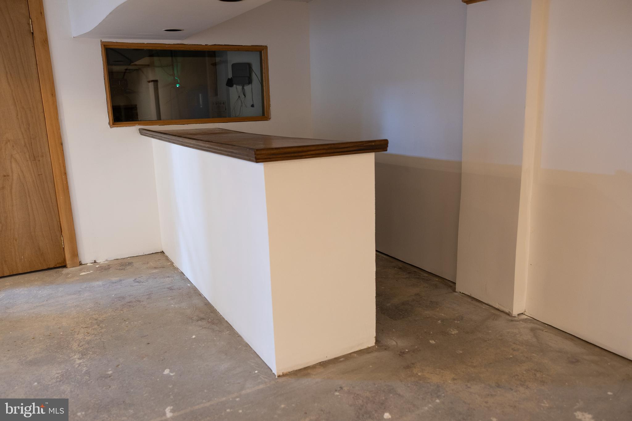 118 Grandview Drive Bridgeton, NJ 08302 - Photo 29 of 46 a view of a hallway with cabinets