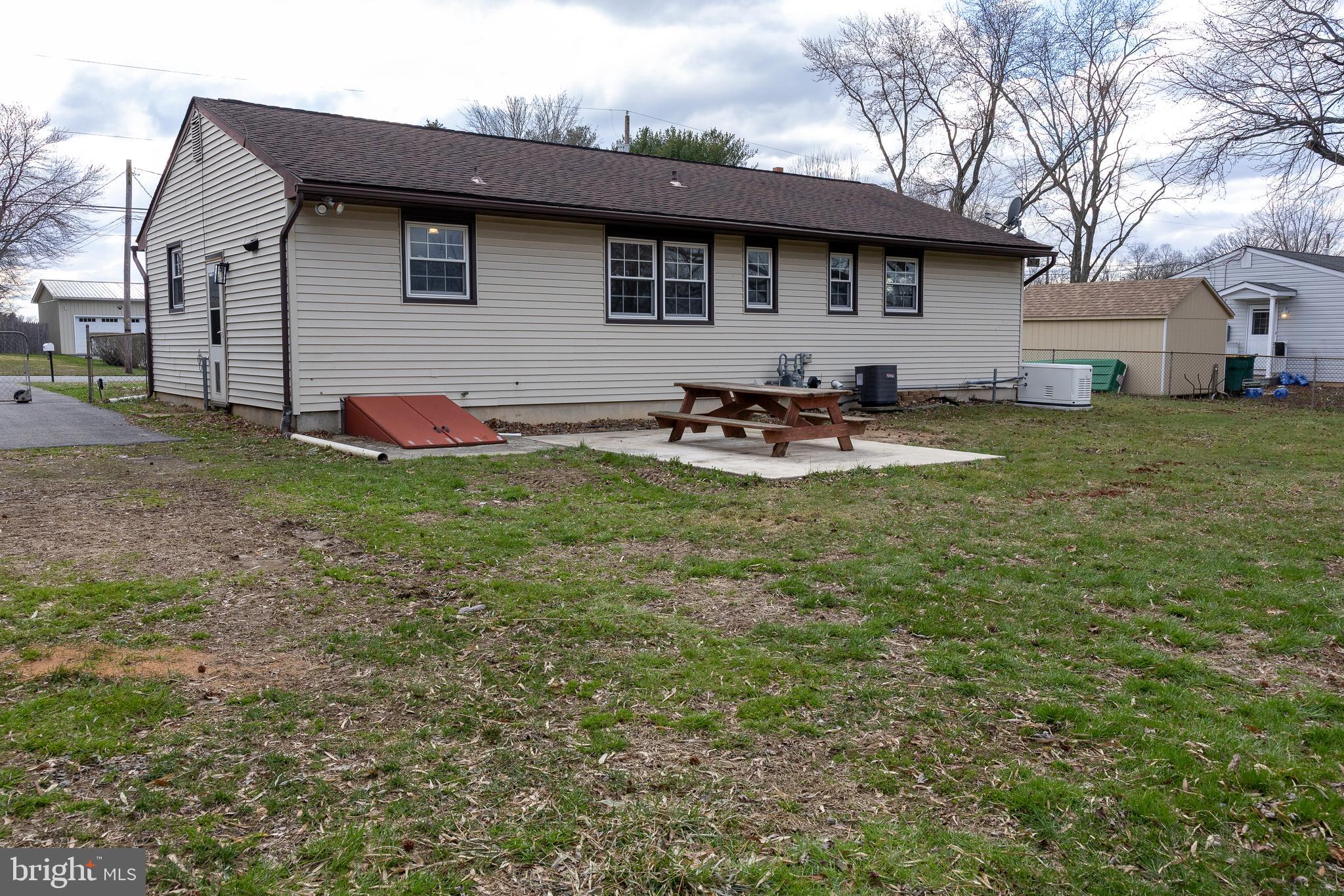 118 Grandview Drive Bridgeton, NJ 08302 - Photo 37 of 46 a view of a backyard with a garden and plants