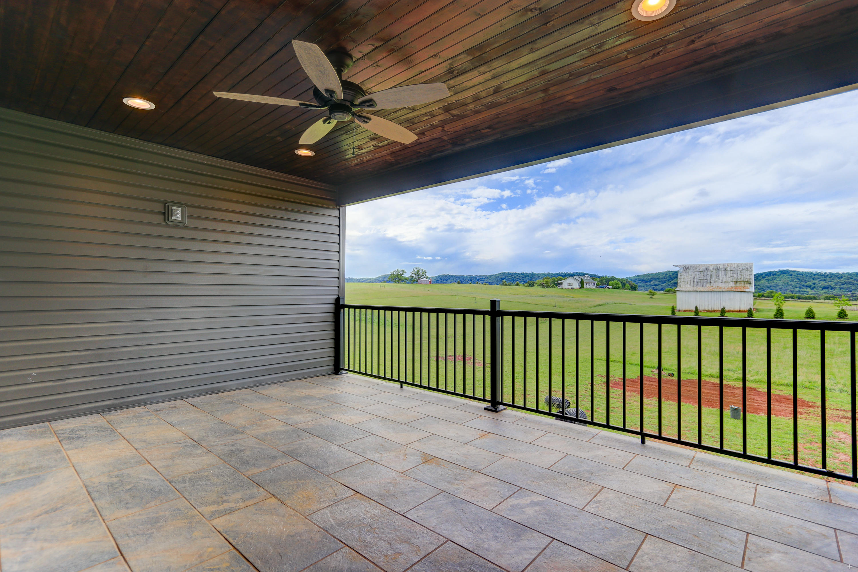 553 Kearney Road New Market, TN 37820 - Photo 33 of 37 Main Level Covered Back Porch