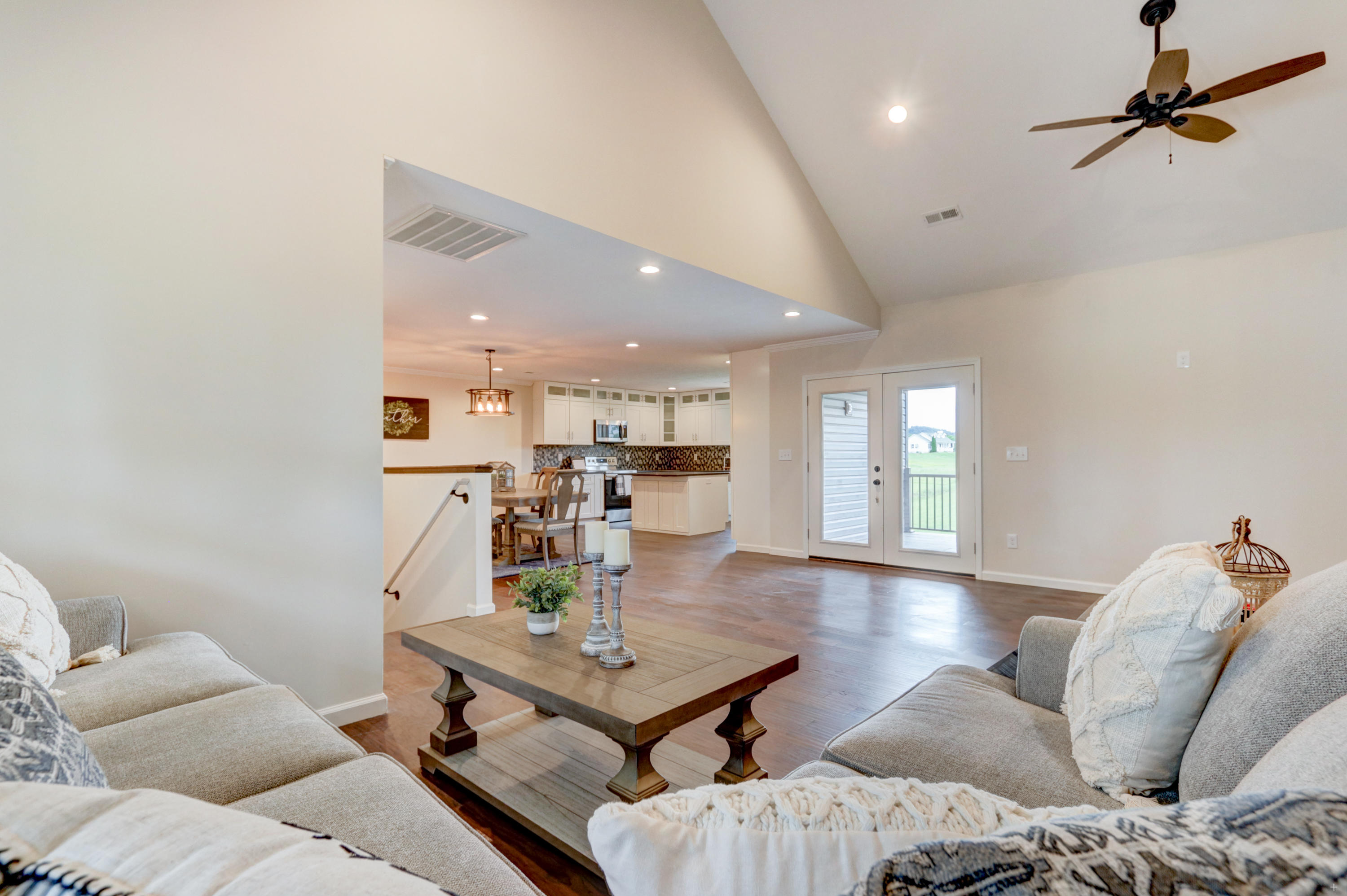 553 Kearney Road New Market, TN 37820 - Photo 7 of 37 Living Room 2