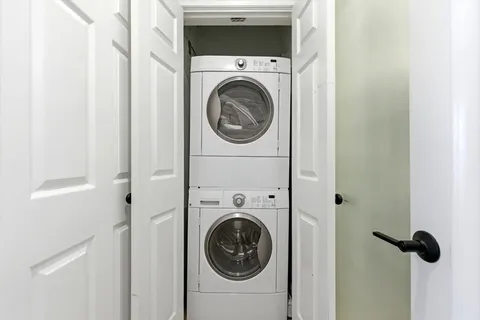 a picture of a bench in a cabinet