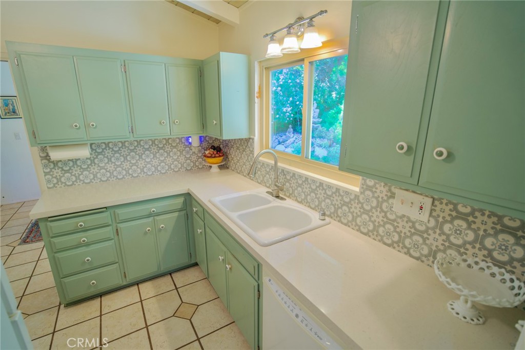 3317 Vía Altamira Fallbrook, CA 92028 - Photo 15 of 39