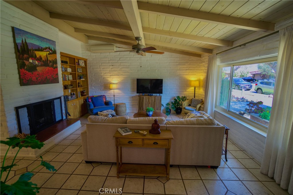 3317 Vía Altamira Fallbrook, CA 92028 - Photo 3 of 39