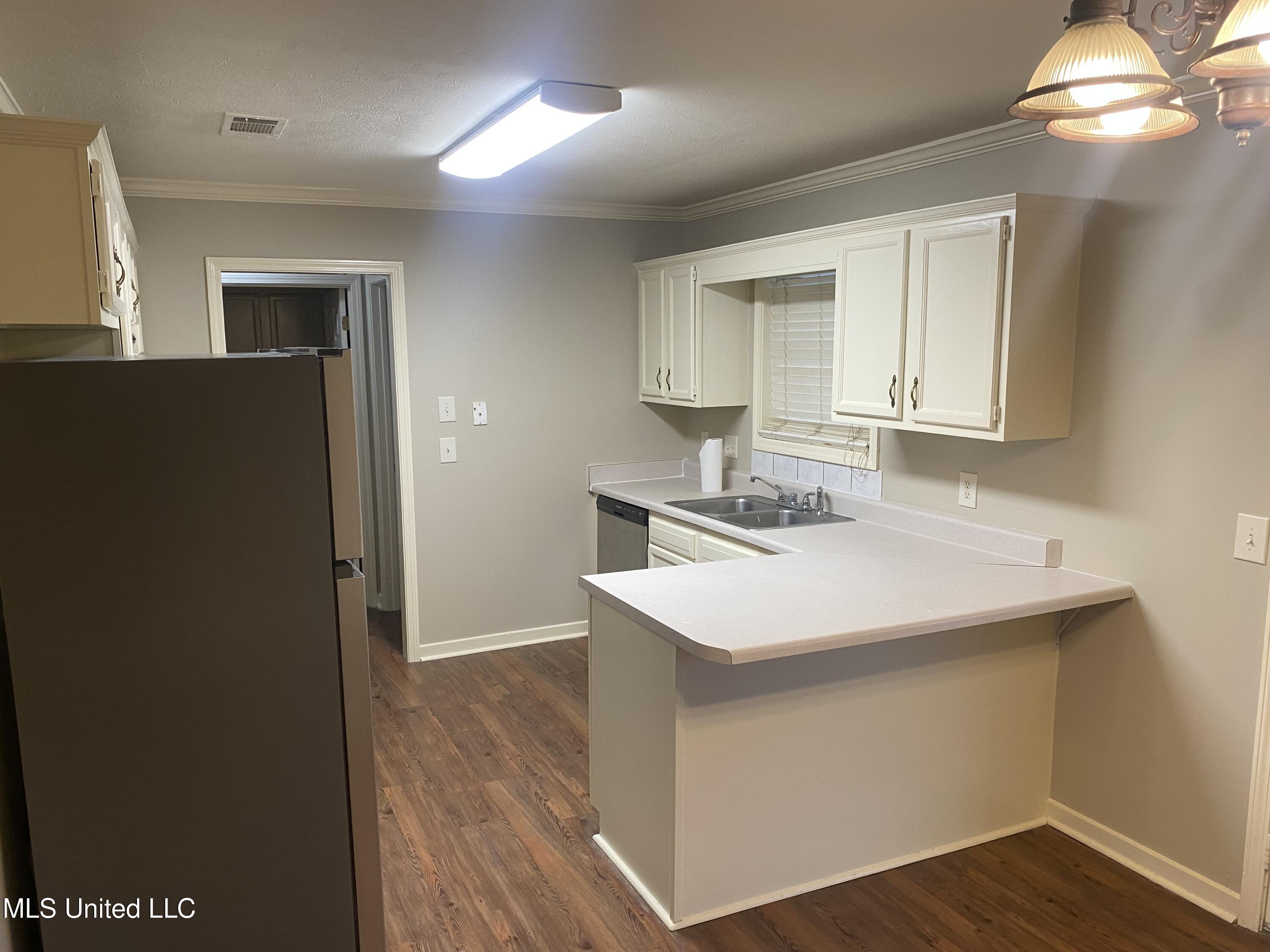 Undisclosed Address Pearl, MS 39208 - Photo 4 of 13 IMG_4685