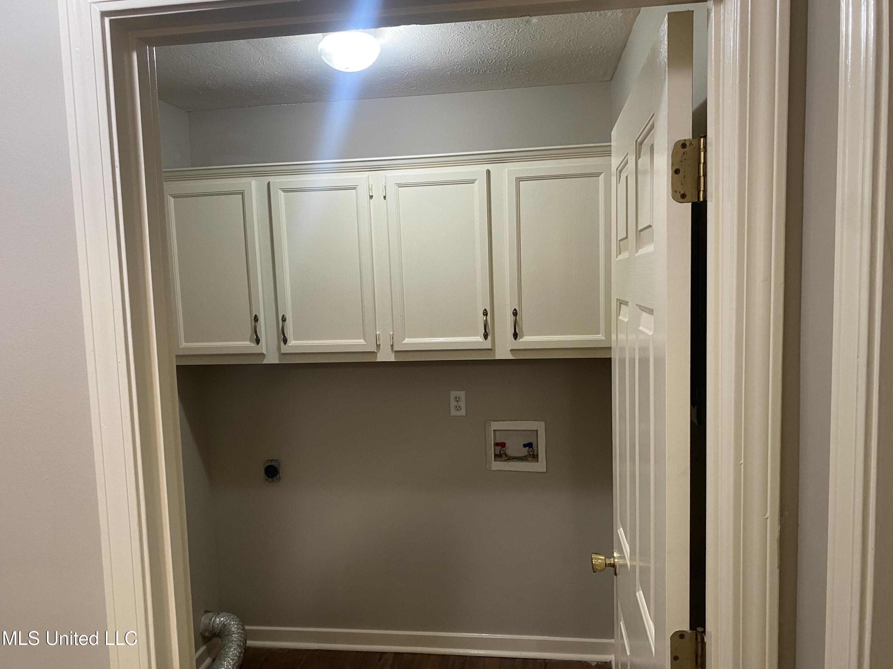 Undisclosed Address Pearl, MS 39208 - Photo 10 of 13 IMG_4688