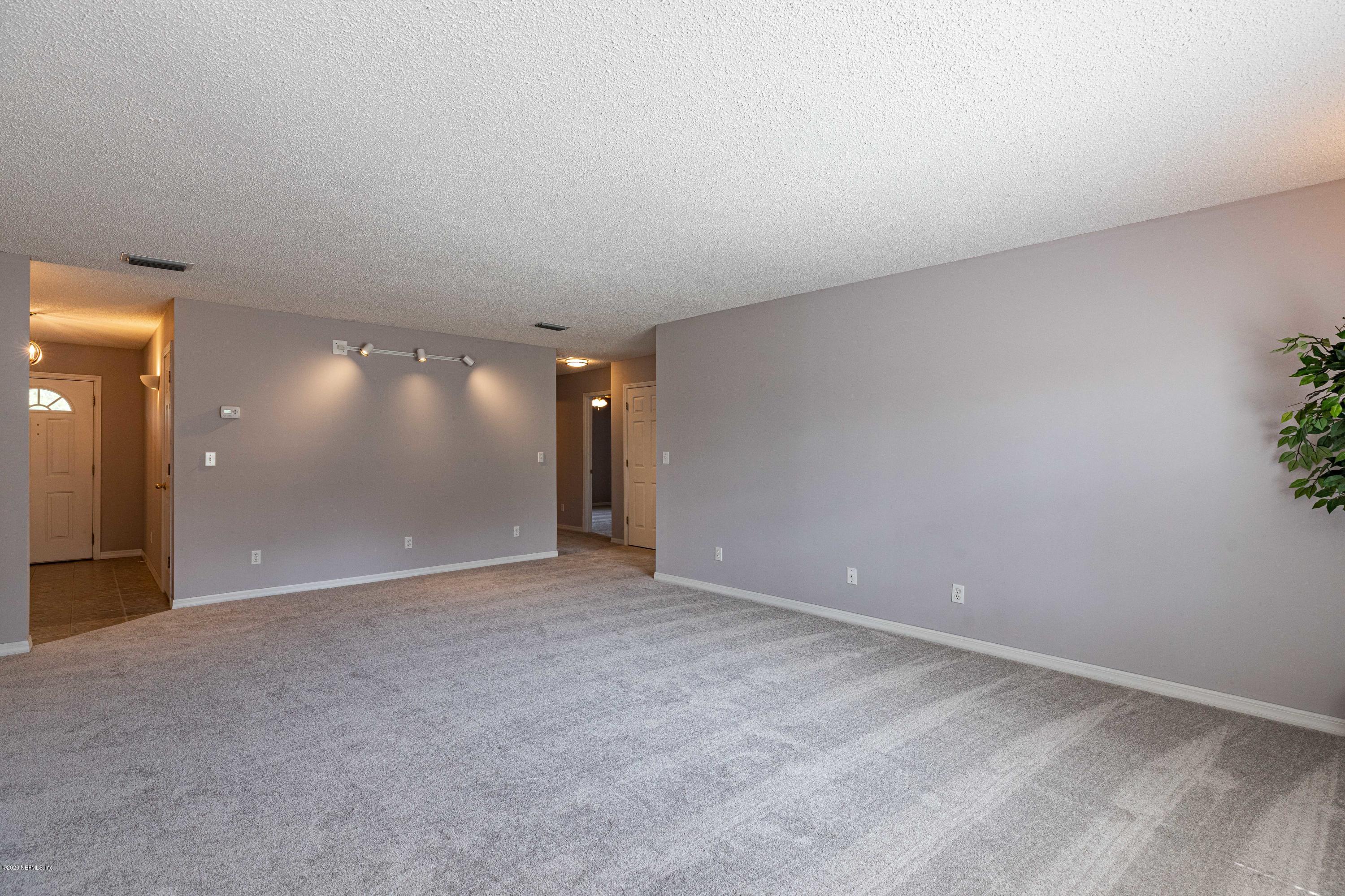 7643 Oak Forest Road Keystone Heights, FL 32656 - Photo 11 of 48 Living Room View 3