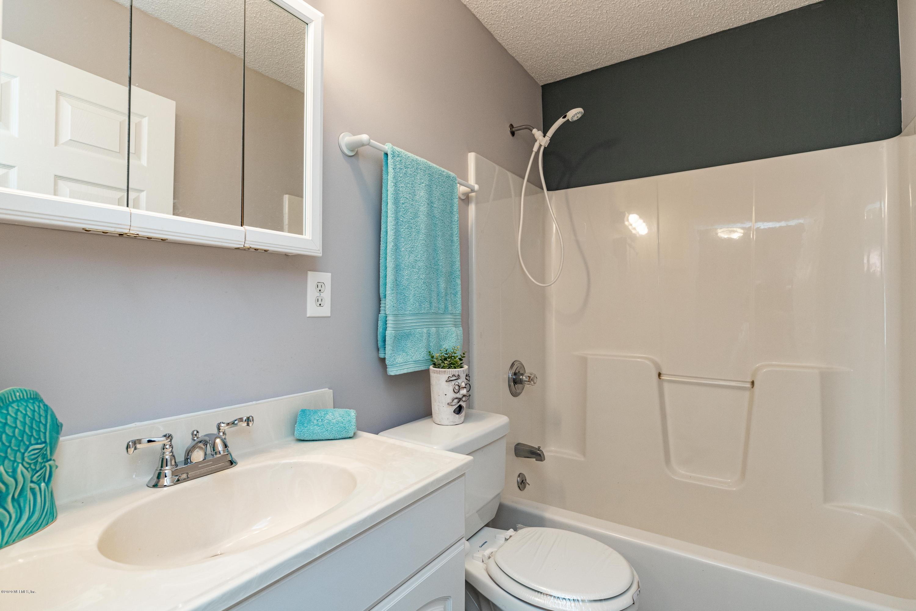 7643 Oak Forest Road Keystone Heights, FL 32656 - Photo 34 of 48 Hall Bath