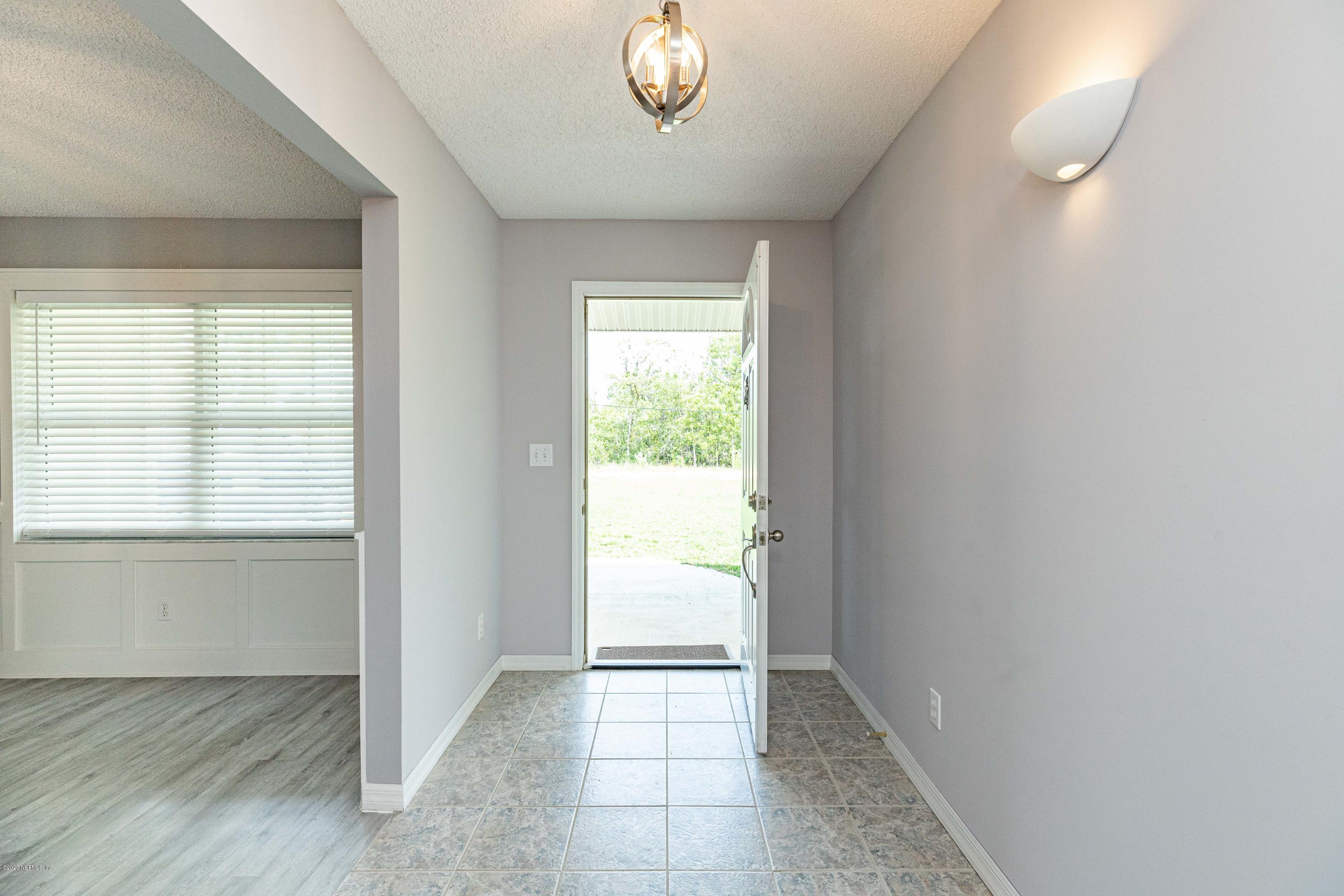 7643 Oak Forest Road Keystone Heights, FL 32656 - Photo 8 of 48 Interior Entry View 2