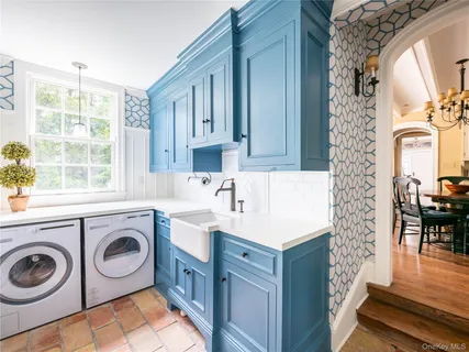 $3,198,000 | 170 Manhasset Woods Road, Manhasset, NY 11030