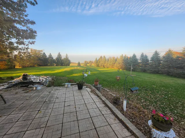 $778,900 | 22302 Church Road, Dover, WI 53139