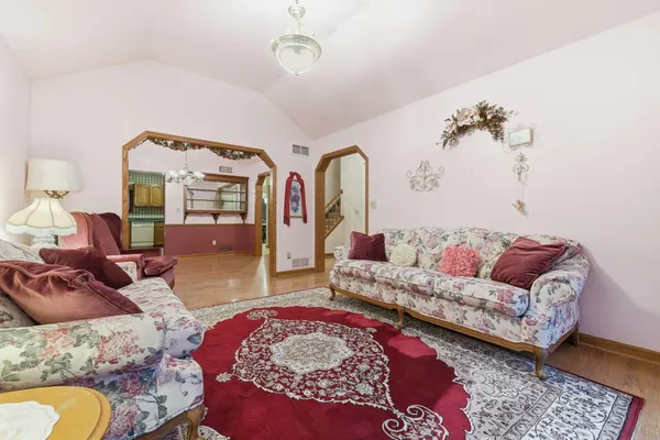 $749,900 | 22302 Church Road, Dover, WI 53139