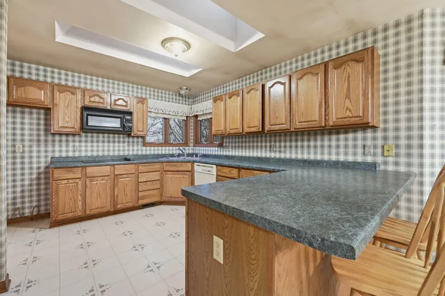 $778,900 | 22302 Church Road, Dover, WI 53139