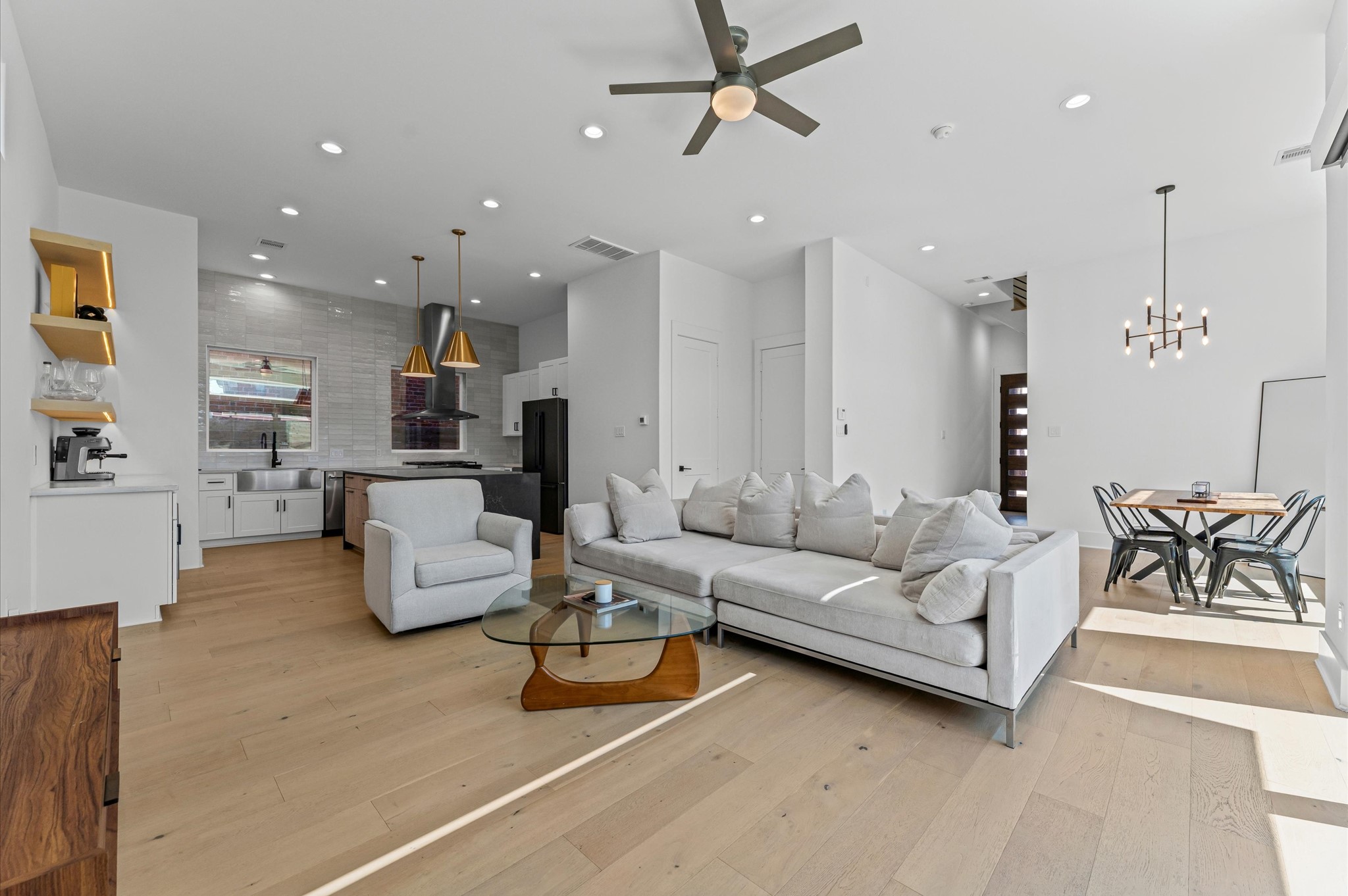 711 Lester Street Houston, TX 77007 - Photo 10 of 39