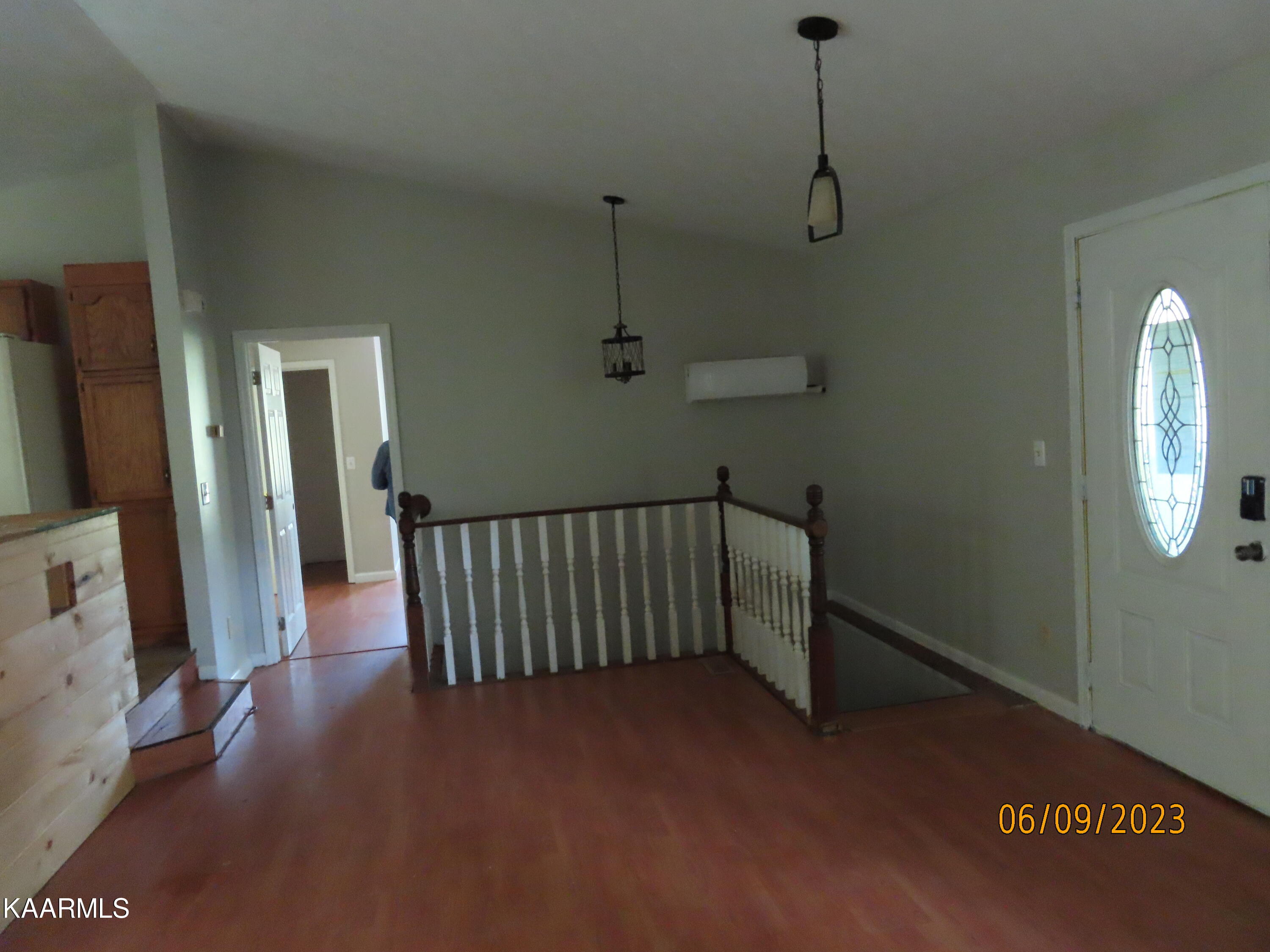 1908 Cove Pointe Road La Follette, TN 37766 - Photo 12 of 43 Living Room