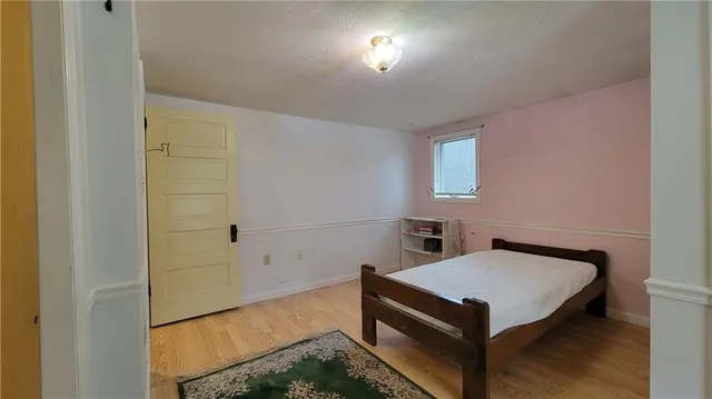 a picture of a wall with a white wall and a white wall