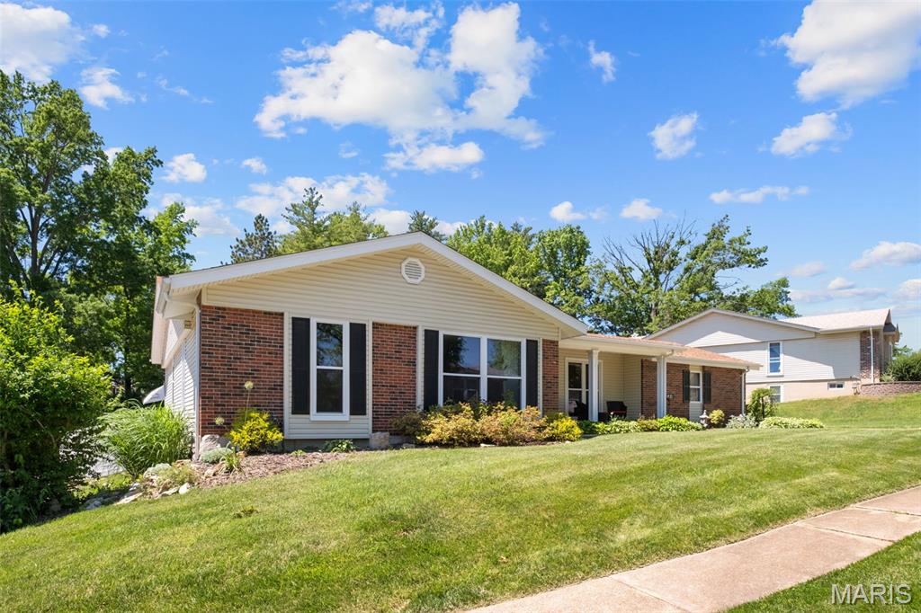 116 Lea Meadows Drive Ballwin, MO 63011 - Photo 2 of 56