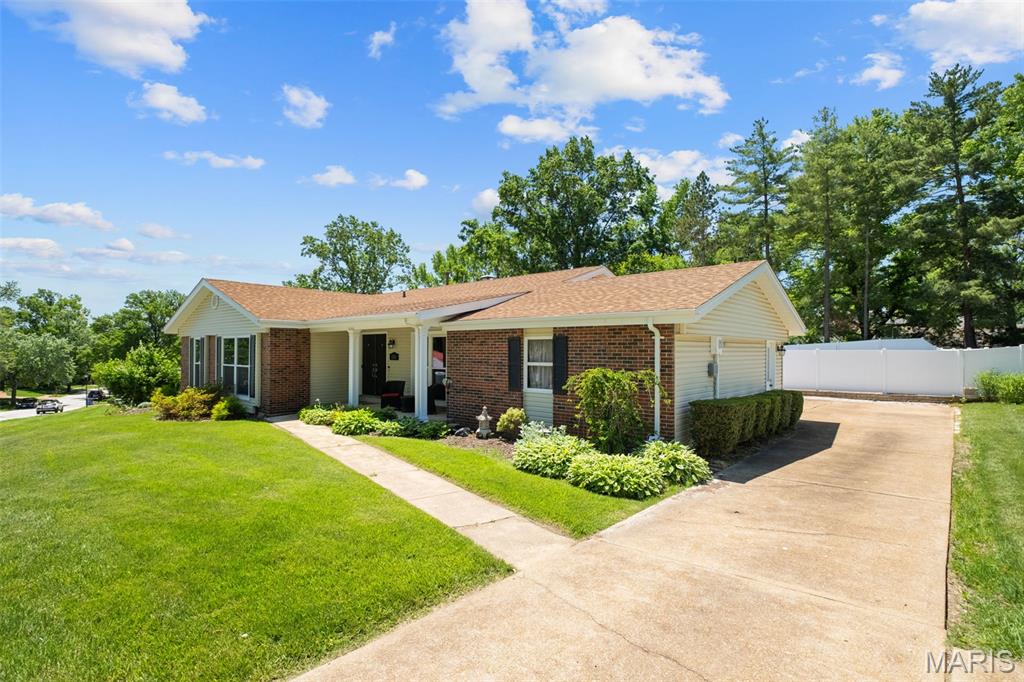 116 Lea Meadows Drive Ballwin, MO 63011 - Photo 3 of 56
