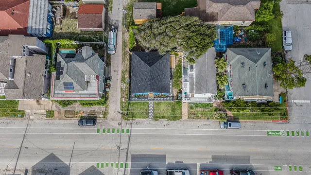 $2,250 | 1809 19th Street, Galveston, TX 77550