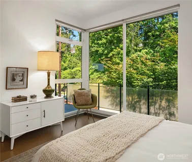 $889,000 | 2517 13th Avenue South, Seattle, WA 98144
