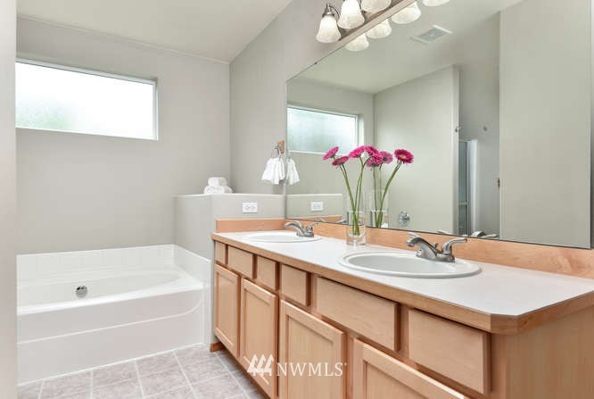 18719 10th Avenue Southeast Bothell, WA 98012 - Photo 14 of 23