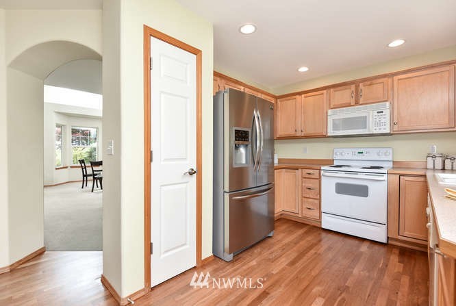 18719 10th Avenue Southeast Bothell, WA 98012 - Photo 5 of 23