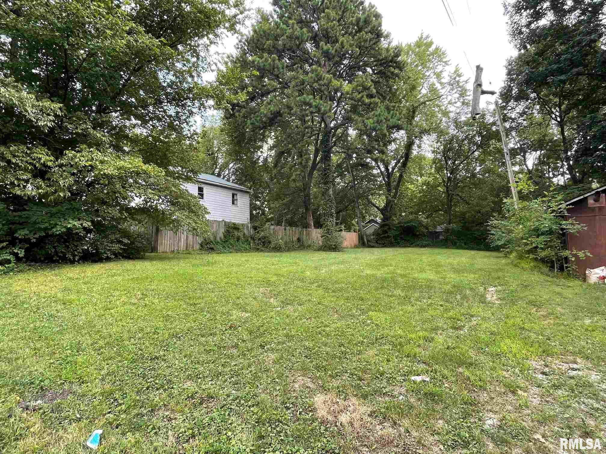 415 West Sycamore Street Carbondale, IL 62901 - Photo 1 of 4 Gallery Image 1