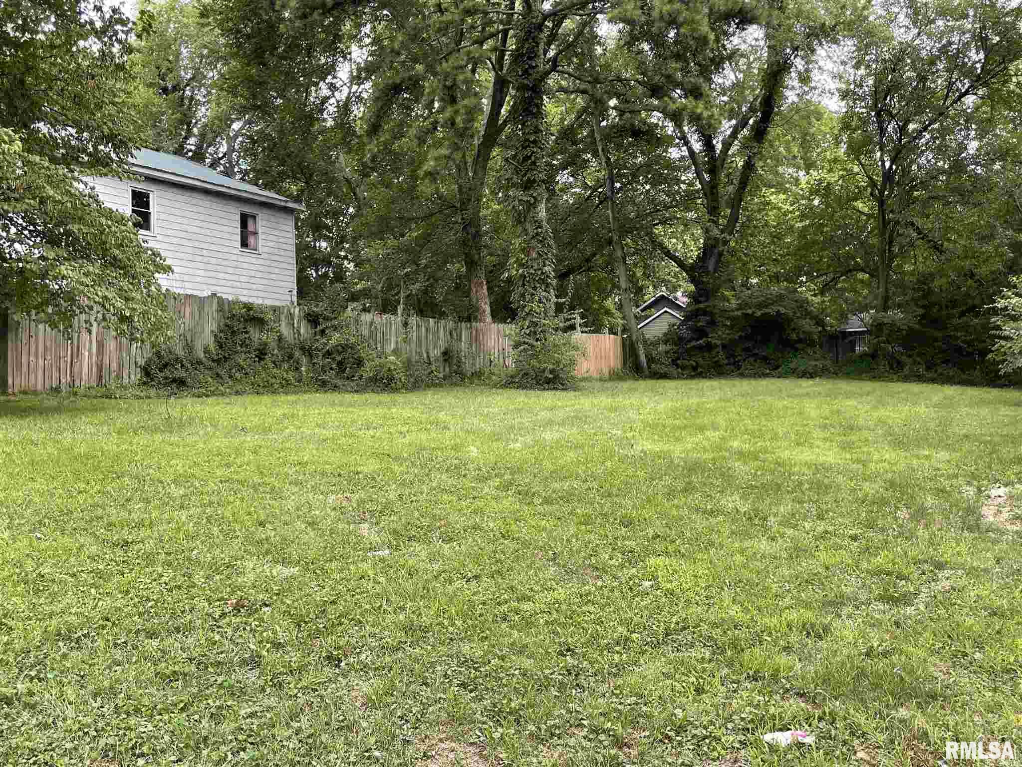 415 West Sycamore Street Carbondale, IL 62901 - Photo 4 of 4 Gallery Image 4