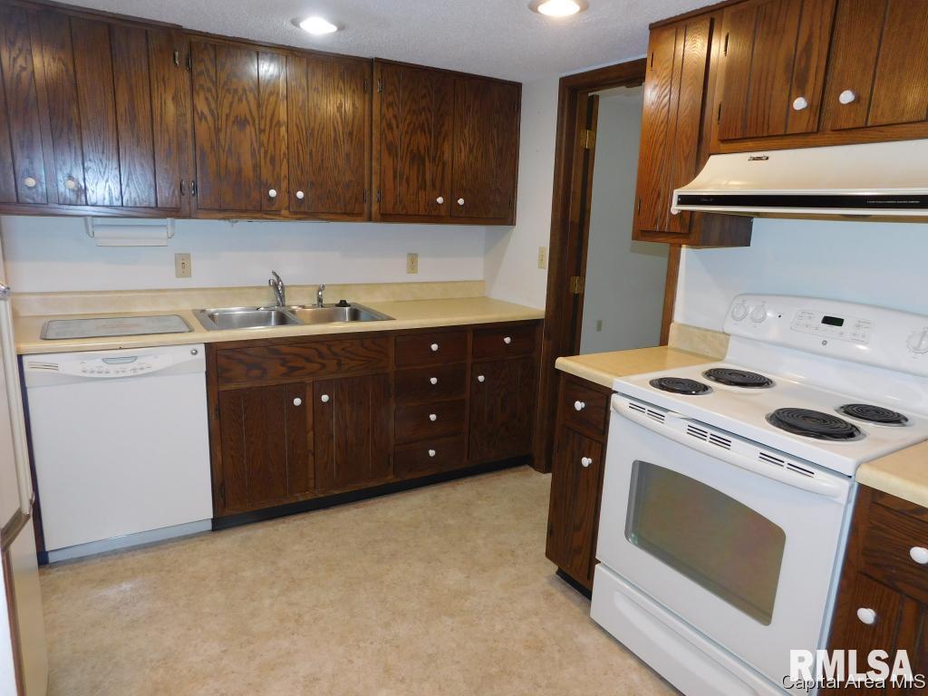 2012 Jeanette Lane, Unit D Springfield, IL 62702 - Photo 4 of 21