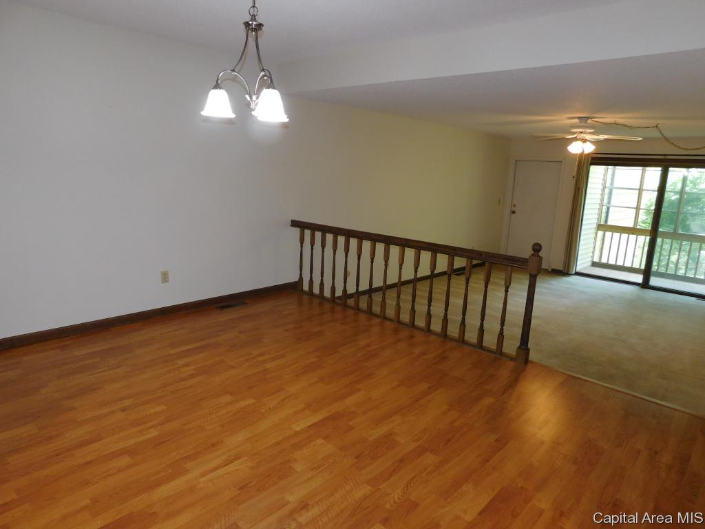 2012 Jeanette Lane, Unit D Springfield, IL 62702 - Photo 8 of 21
