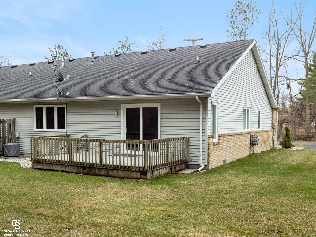 7262 Lakeshore Road Lakeport, MI 48059 - Photo 32 of 55