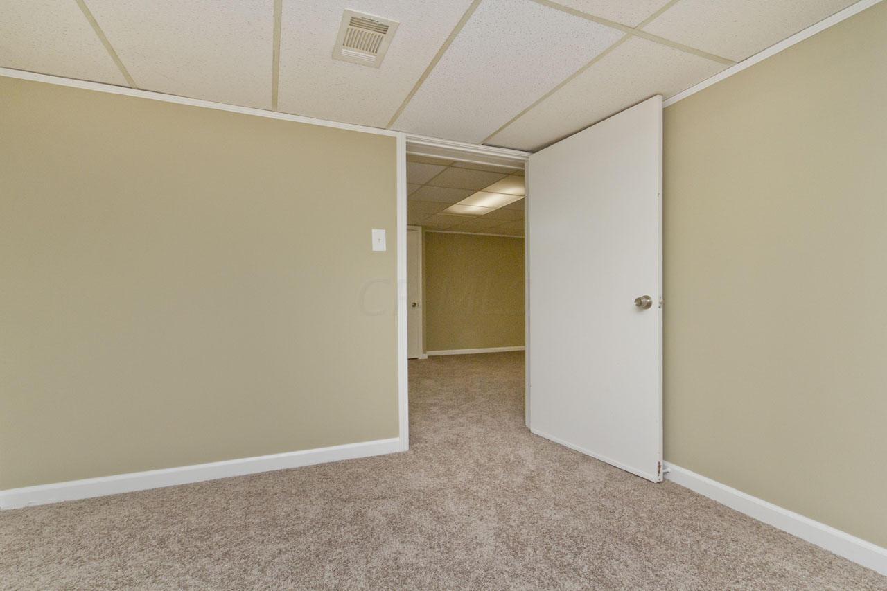 1670 Ardwick Road Columbus, OH 43220 - Photo 27 of 38 Gallery Image 27