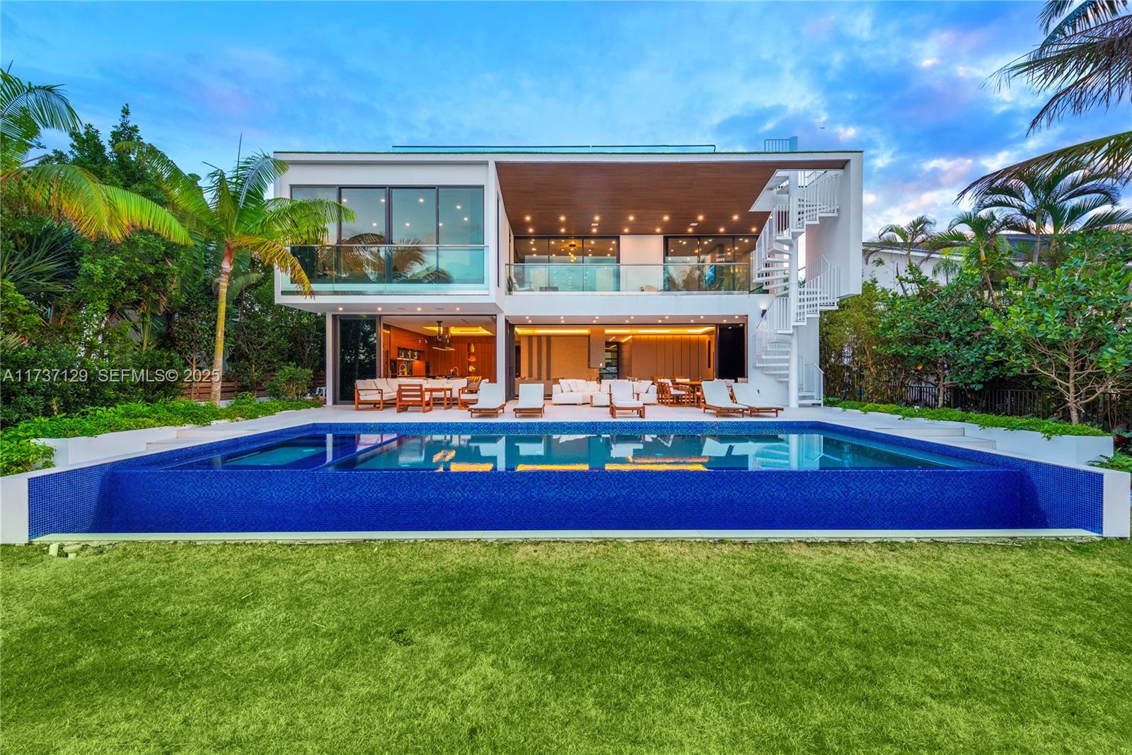 1785 Cleveland Road Miami Beach, FL 33141 - Photo 46 of 67 a view of a yard with an outdoor seating