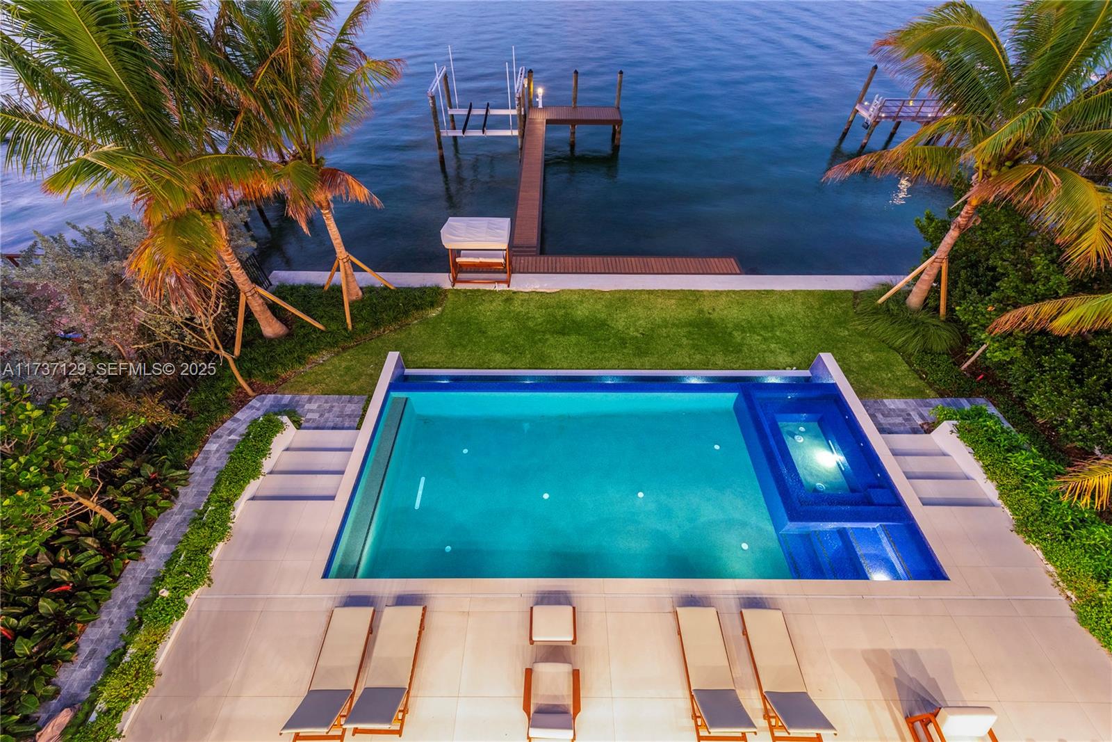 1785 Cleveland Road Miami Beach, FL 33141 - Photo 61 of 67 a view of an outdoor space