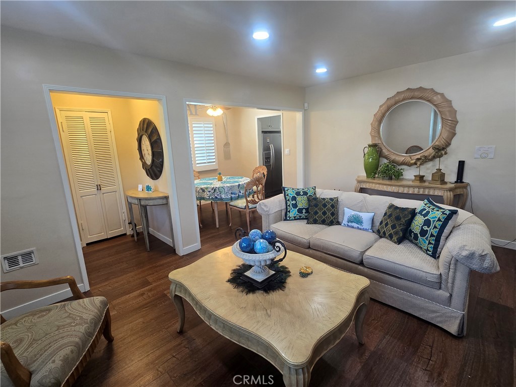 10613 Shellyfield Road Downey, CA 90241 - Photo 3 of 19