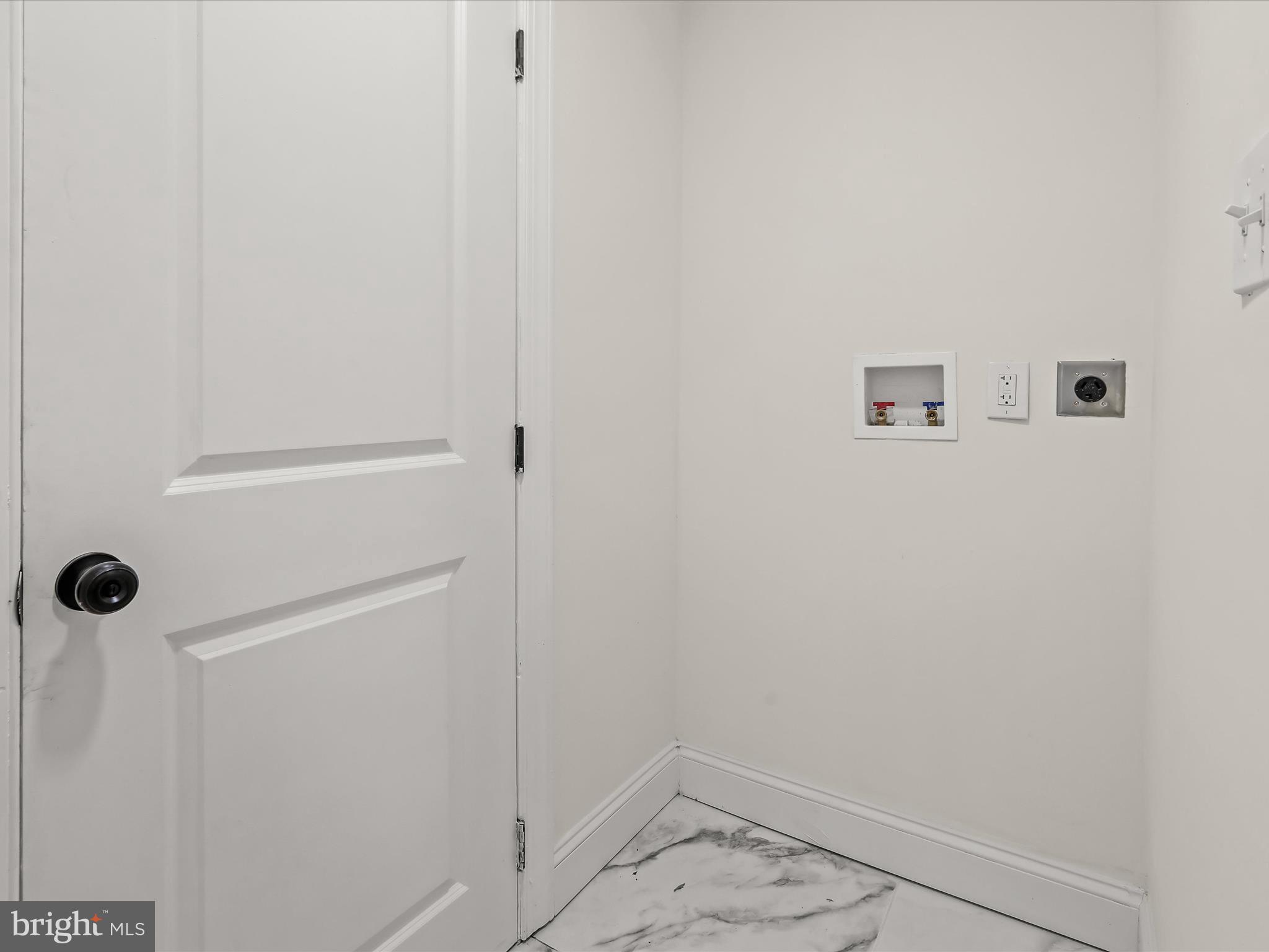 732 Edgewood Street Baltimore, MD 21229 - Photo 18 of 41 a view of a room